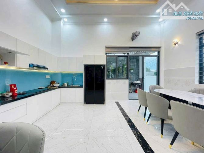 Biệt thự đẹp dt 300m2 Tân Hiệp, Hóc Môn giá 8,66 tỷ - 1