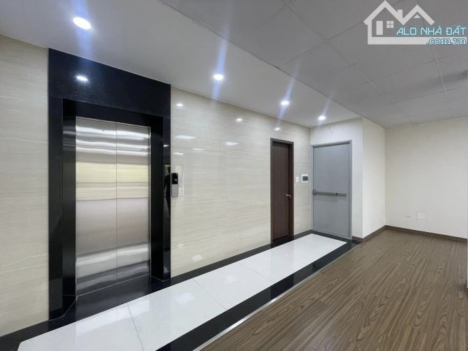 Cho thuê văn phòng tại phố Trịnh Đình Cửu sàn 110m2 giá siêu rẻ nhà mới xây view cực đẹp - 2