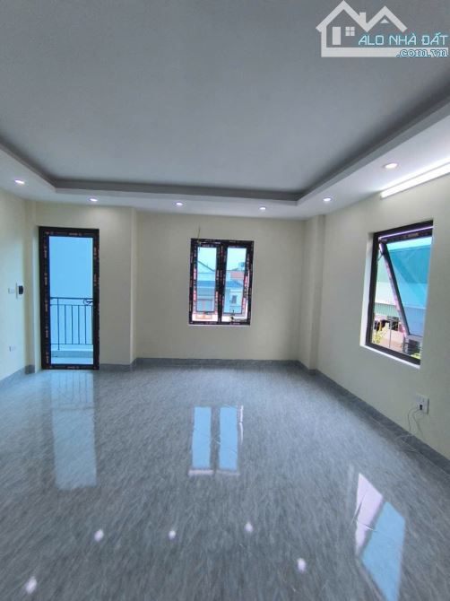 5.45 tỷ nhà 6 tầng phố Thạch Bàn, Long Biên , ô tô, nhà mới, full NT - 2