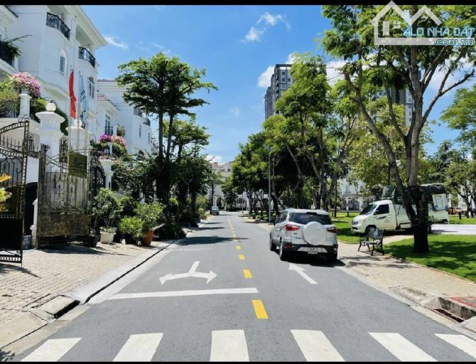 BIỆT THỰ KIẾN TRÚC CỔ ĐIỂN KDC CITY LAND P.TÂN PHÚ - Q.7 DT: 10*22M- GIÁ 46 TỶ 5 - 3