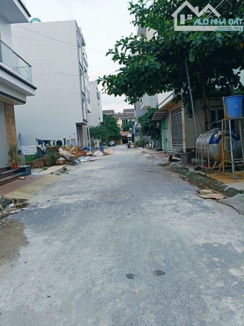 Cho thuê nhà đường Phương Canh, Hà Nội. Dt 140 m2, mt 10, có 16 phòng, thang máy, giá 65 - 4