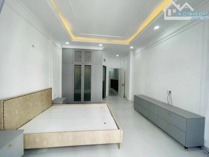 Bán căn nhà ngay đường 18E, Tân Bình, giá: 2.3 tỷ/ 60m2, sổ riêng, hẻm 6m - 5