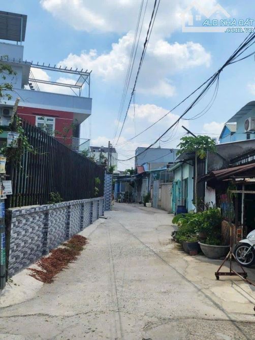 chủ gửi bán lô đất gần chợ tân hiệp 100m2 giá chỉ 1 tỷ 655 gọi cho em gặp chủ đặt cọc