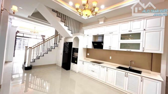 Đi định cư bán nhà Nguyễn Văn Luông,86m2, ngang 5.8m, 3 tầng BTCT hẻm 8m thông