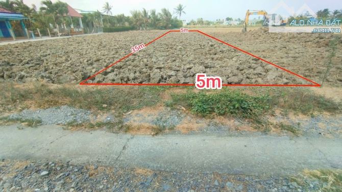 Hàng ngộp, 350m2 đất thổ 10 x 35m, đường ô tô tân trụ, 900tr - 1