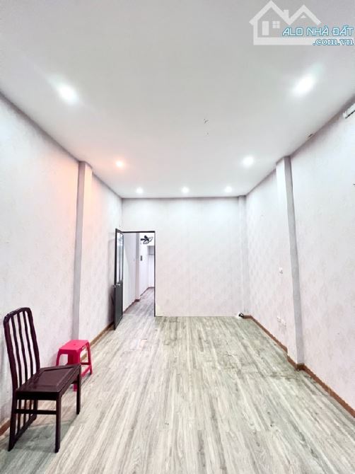 NHÀ HIẾM PHỐ NGUYỄN CHÍ THANH, ĐỐNG ĐA - 50m2, 13,5 TỶ - KHU PHÂN LÔ - Ô TÔ TRÁNH - 1