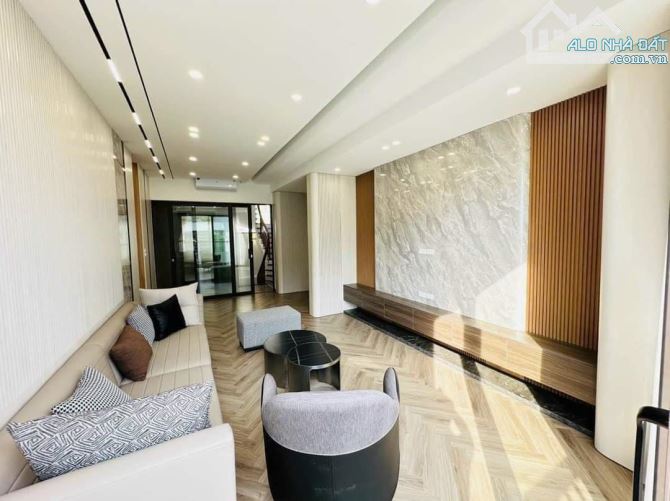BÁN GẤP NHÀ ĐẸP CỔ LINH – THẠCH BÀN 50M x 6T THANG MÁY, GARA Ô TÔ, GẦN HỒ. HƠN 8 TỶ - 1