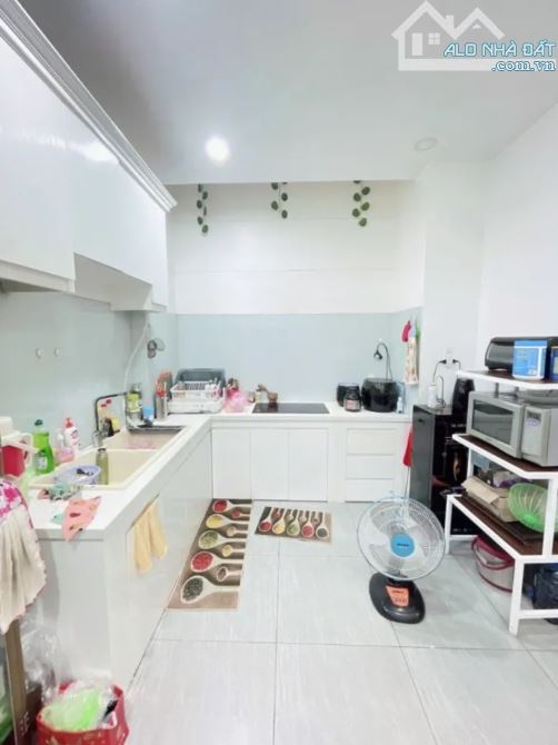 🏠🏠🏠NHÀ 3 TẦNG - HẺM XE TẢI THÔNG - GIÁP QUẬN 10 - DT 68M2-4PN - CÁCH MT 30M - GIÁ 10.5 - 2