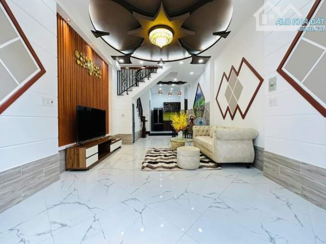 Không thể rẻ hơn! Bán nhà 2MT xe hơi chạy vi vu Út Tịch, P. 4, TB 4.8x23m giá 11.9 tỷ - 2