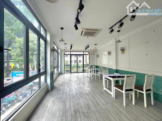 Cho thuê Góc 2 MT 40A Trần Cao Vân , Phường Võ Thị Sáu Quận 3. DT 5x15m nhà 6 tầng có TM - 2
