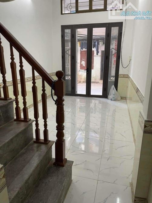 Nhà Trung Kính ngõ oto đỗ cửa. DT 35m2, 4 tầng. 15 triệu(tháng) - 3