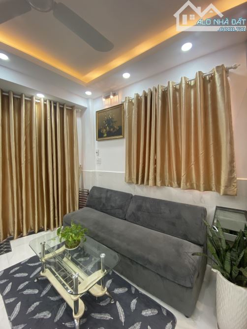 Nhà mới 3 lầu 3PN 4WC Lê Quang Định 22m2 chỉ 3.9 tỷ