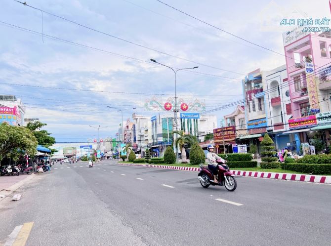 Cần bán nhà mặt tiền Hùng Vương, Thị Trấn Hoà Thành Tây Ninh