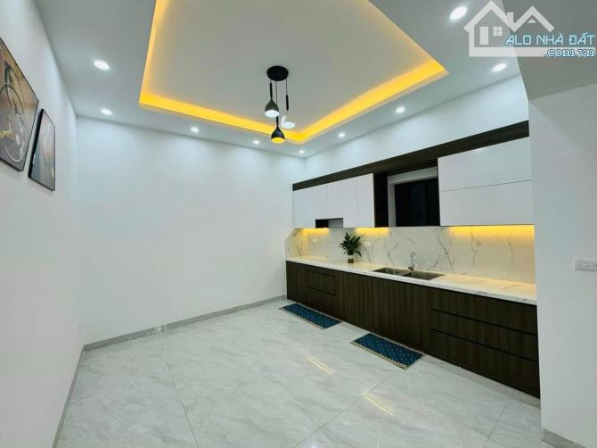 Cần bán nhà tại Vĩnh Quỳnh, Thanh Trì. Ô tô ngủ trong nhà. DT 42m² - MT 5m.