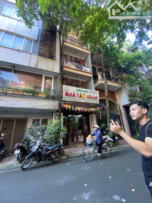 Cho thuê nhà ở Xuân La, Tây Hồ, Hà Nội, dt 70 m2 x 4,5t, mt 4m, giá 19 triệu.