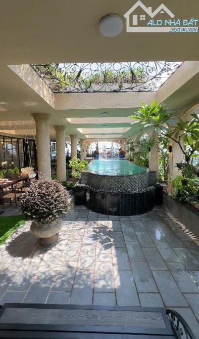 (HIẾM) Bán Penhouse siêu đẹp phố Minh Khai - Hai Bà Trưng, BẺ BƠI + SÂN VƯỜN, 500m2, 42 tỷ