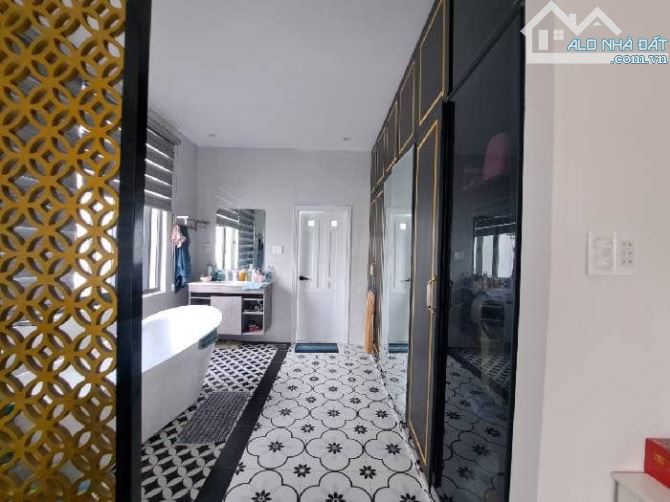nhà mới đẹp , HXH thông đỗ cửa Nơ Trang Long P.12 Q.BT 5 tầng BTCT 68m2, 4PN, chỉ 10 tỷ9