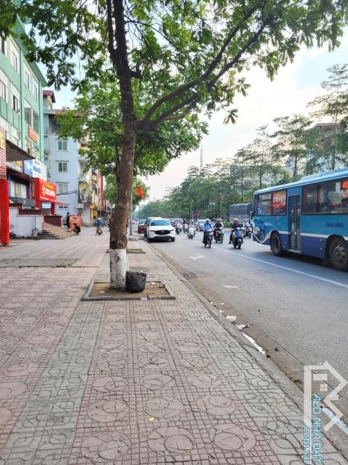 PHÂN LÔ  VIỆT HƯNG- Ô TÔ TẢI TRÁNH - 2 MẶT NGÕ - HIẾM ĐẸP - KINH DOANH,