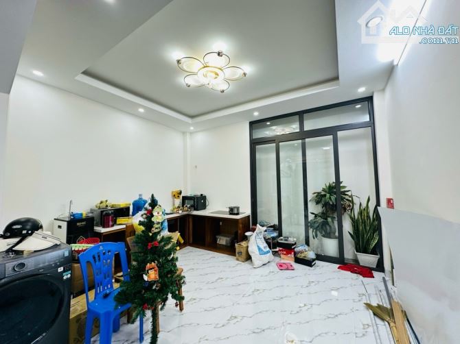 Bán nhà Đại La, Minh Khai, nhà rất rộng, 42m2, 5 tầng, 6 ngủ, giá 6 tỷ có bớt lộc - 1