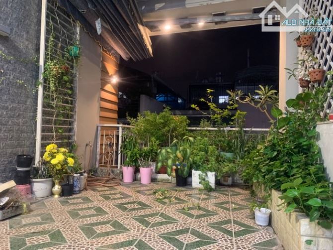 Nhà 3 tầng 70m2 đường nhựa xe hơi thông Lý Phục Man Bình Thuận Q7, 9.5 tỷ - 2