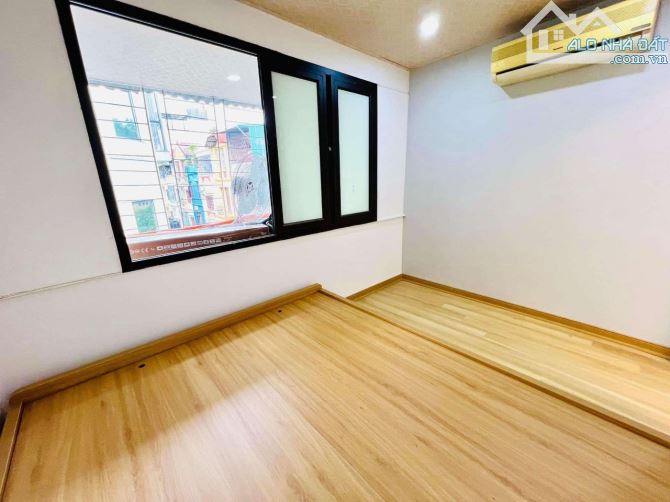 Bán nhà tập thể Cát Linh, Đống Đa, 60m2, 2 ngủ, 2 thoáng, 2.29 tỷ - 2