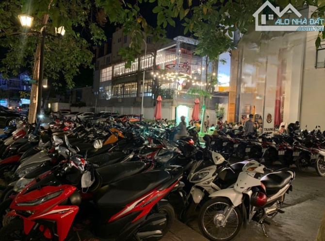 Cho thuê Căn Shophouse thiết kế 1 trệt 1 lầu Ngang 10m Vincom Plaza - 3