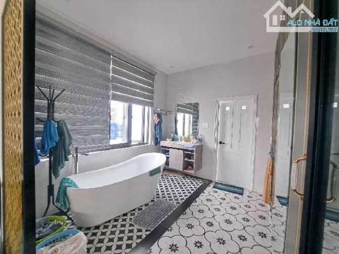 nhà mới đẹp , HXH thông đỗ cửa Nơ Trang Long P.12 Q.BT 5 tầng BTCT 68m2, 4PN, chỉ 10 tỷ9 - 4