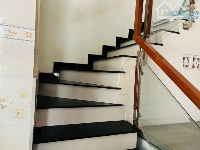 Chủ NGỘP giảm ngay 1 TỶ - NHÀ ĐẸP mặt tiền NGUYỄN PHƯỚC NGUYÊN - 97m² ngang 6m - 3 TẦNG 3 - 7