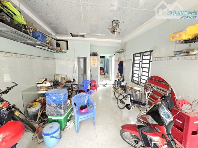 GẤP BÁN - KHU PHÂN LÔ GẦN VẠN PHÚC CITY - HẺM XE HƠI - NHÀ C4 - 66M2 - CHỈ 3.X TỶ