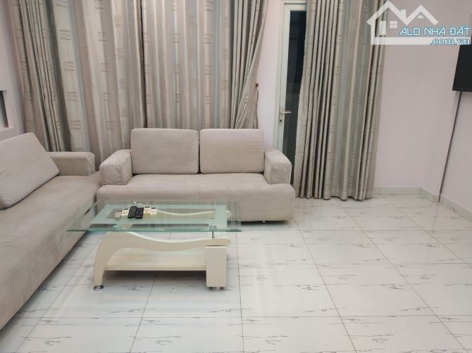 Cho thuê căn hộ Khải Hoàn, Lạc Long Quân,p5,Q11: 125m2, 3p ngủ, NTCB, 15tr