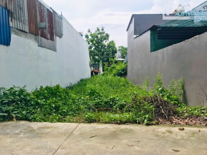 Đất bán ngay UBND MỸ HẠNH NAM , 1ty130 Triệu , Sổ Hồng Riêng 120m2 Thổ Cư