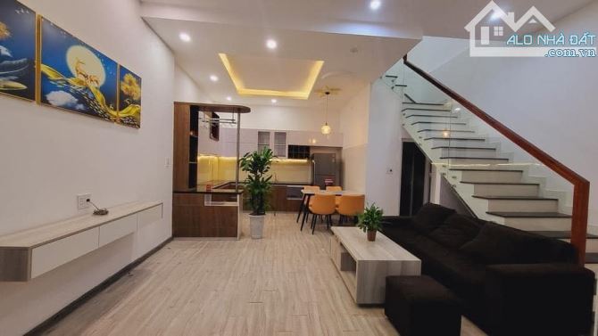 VÀO Ở NGAY! Bán Nhà 3 Tầng Cực Đẹp Lê Văn Sỹ, 38m2, 6 Tỷ TL