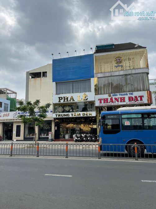 Cần tiền bán gấp Lý Thường Kiệt, P.15, Q.11 ( 7x15m ) Nhà 4 lầu Giá sốc 45 tỷ.