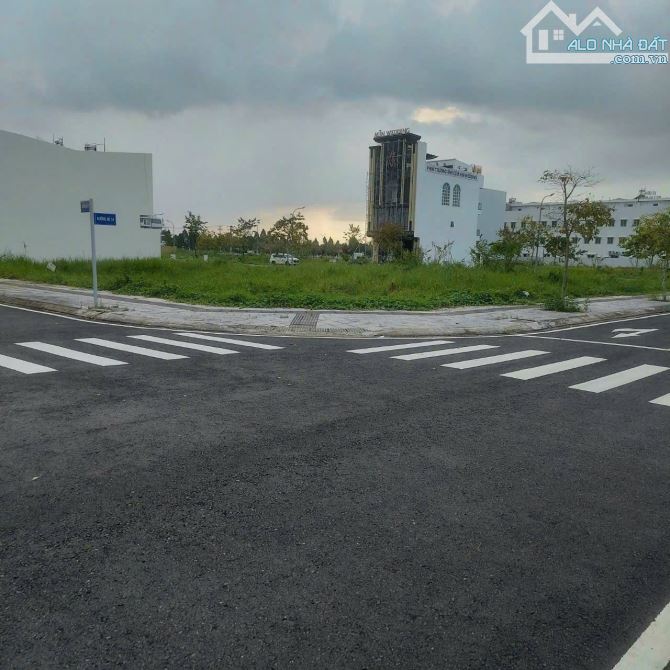 BÁN NỀN GÓC VIP KHU CÁT TƯỜNG 1 P5 VỊ THANH