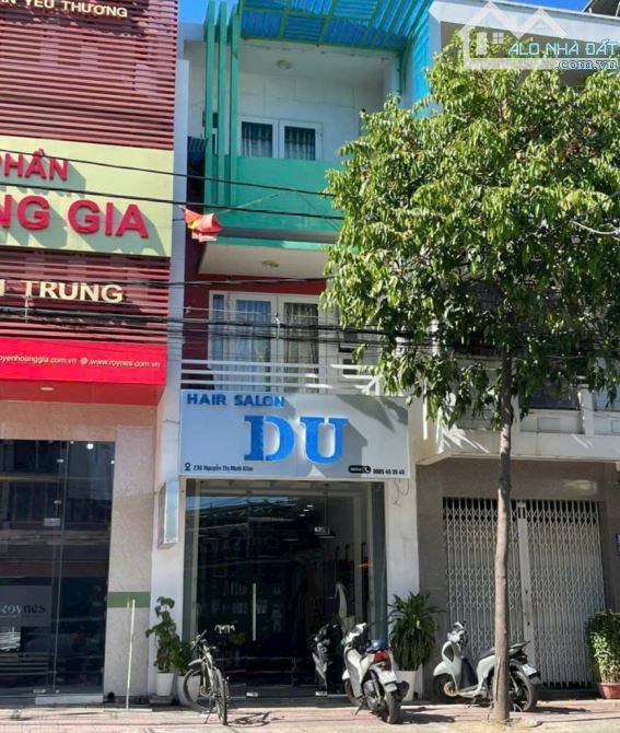 Bán nhà  3 tầng mặt tiền Nguyễn Thị Minh Khai DT51,4m2 ngang4m Giá 9 Tỷ