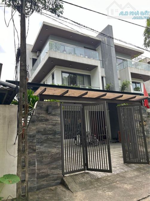 Khu VIP bán gấp nhà phạm văn đồng 45m2 đường trước nhà 5m ô tô để gần nhà giá 5,56 tỷ - 1