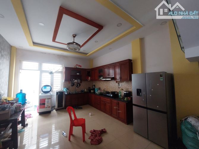 NHÀ 3 TẦNG MỚI XÂY, 90M², KHU PHÂN LÔ VIP, HẺM RỘNG, GẦN VẠN PHÚC CITY, GIÁ 5.9 TỶ - 1