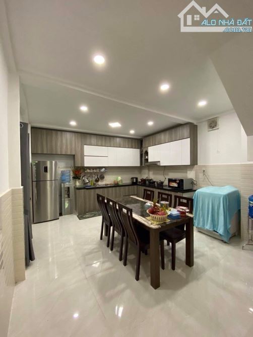 Nhà Nở Hậu Cực ĐẸP Tạ Quang Bửu Quận 8, Gần 50m2, 3 Tầng 5Pn Chỉ 6 Tỷ TL - 1