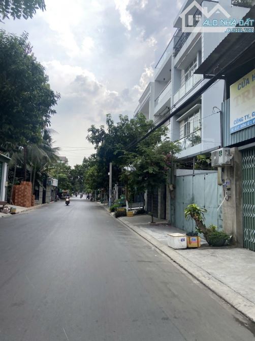 GẤP BÁN - KHU PHÂN LÔ GẦN VẠN PHÚC CITY - HẺM XE HƠI - NHÀ C4 - 66M2 - CHỈ 3.X TỶ - 2