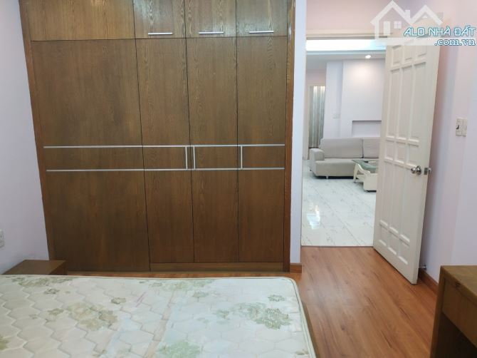 Cho thuê căn hộ Khải Hoàn, Lạc Long Quân,p5,Q11: 125m2, 3p ngủ, NTCB, 15tr - 2