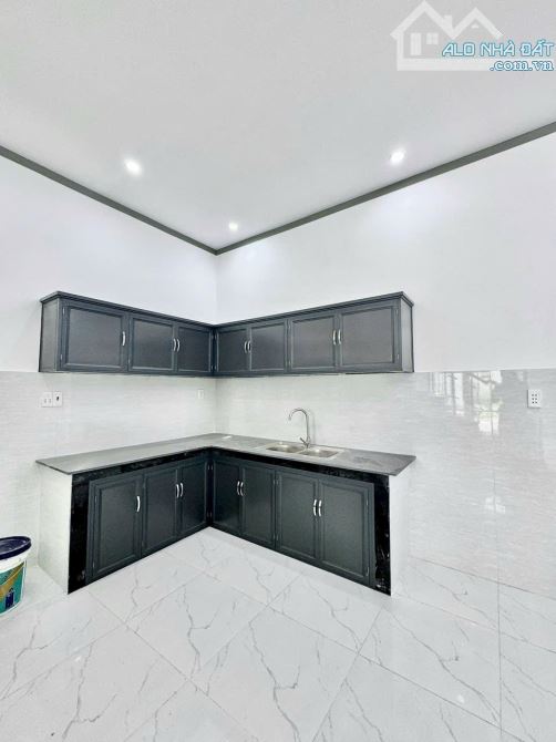 Bán nhà lầu mới xây trả góp qua ngân hàng, sổ riêng thổ cư 100% gần KDL Bửu Long - 2