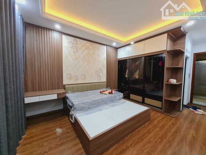 BÁN NHÀ PHỐ NGỌC KHÁNH 5T, 40M2, MT 4M NGÕ THÔNG, GẦN Ô TÔ, KINH DOANH, Ở NGAY, CHỈ 8,5 TỶ - 4