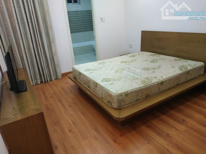 Cho thuê căn hộ Khải Hoàn, Lạc Long Quân,p5,Q11: 125m2, 3p ngủ, NTCB, 15tr - 5