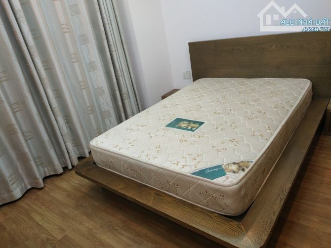 Cho thuê căn hộ Khải Hoàn, Lạc Long Quân,p5,Q11: 125m2, 3p ngủ, NTCB, 15tr - 6