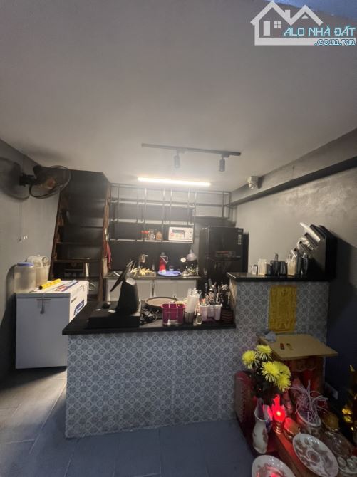 Cho thuê nhà trên đường Mỹ Đình, Nam Từ Liêm. Dt 80 m2 x 5 tầng, mt 5m, nhà đẹp, giá 35 tr - 6