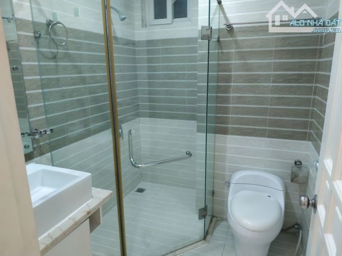 Cho thuê căn hộ Khải Hoàn, Lạc Long Quân,p5,Q11: 125m2, 3p ngủ, NTCB, 15tr - 7