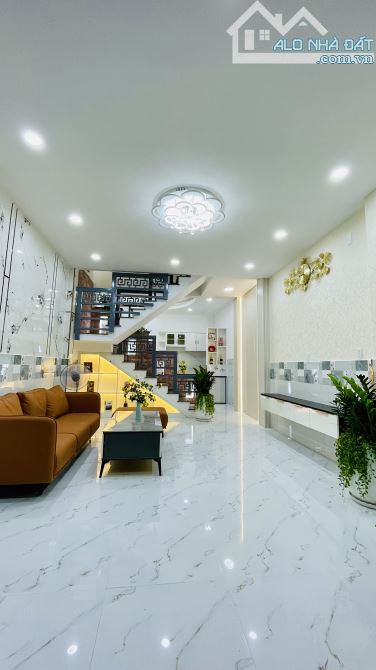 Bán Nhà 2 Tầng gần emart Phan Huy Ích, 4x11, Hẻm 5m NHỈNH 4 tỷ