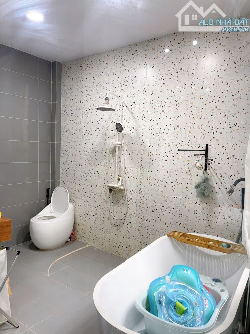 Bán nhà HXH Trịnh Đình Trọng Q.Tân Phú 4x14m 2 lầu giá 7.8 tỷ TL