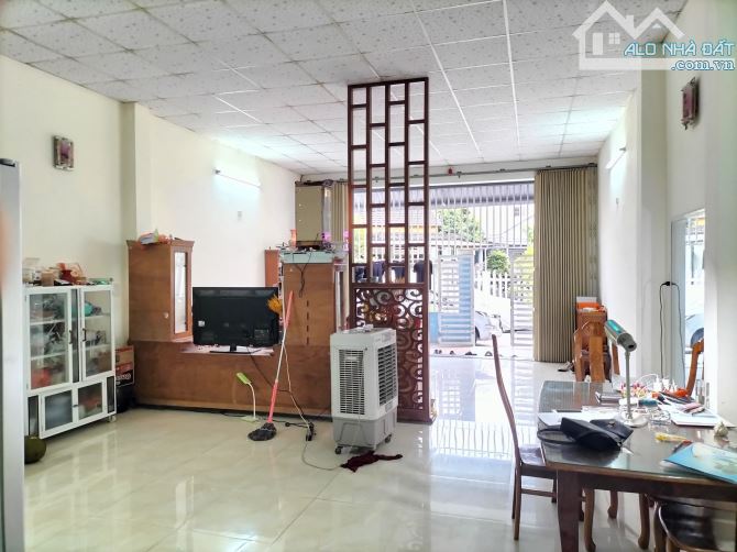 NHÀ ĐƯỜNG TÔN ĐẢN ngay Chợ Hoà An, 60m2, 2 ngủ, Giá rất rẻ
