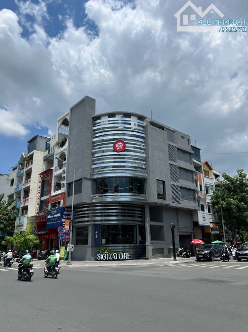Siêu Phẩm Góc 2 MT đường Phan Xích Long Q.PN- DT:8x18- Hầm 6Tầng - HĐT:350tr - Giá:70Tỷ